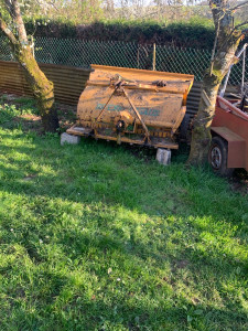 Photo de galerie - Broyer tous sorte de choses 