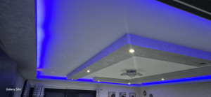 Photo de galerie - Faux plafond suspendu avec tout décoration désiré par le client 