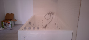 Photo de galerie - Pose baignoire balnéo ( raccordement plomberie + elec)