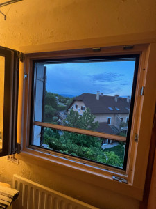 Photo de galerie - Montage moustiquaire enroulable, l'été approche !
