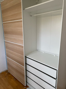 Photo de galerie - Montage d’un dressing IKEA