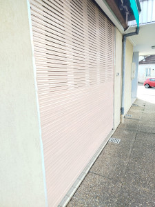 Photo de galerie - Rénovation store bois à lames