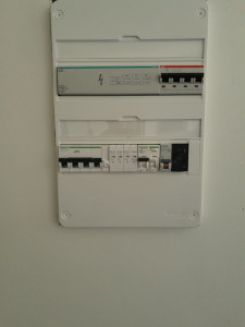 Photo de galerie - Pose d'un second tableau avec parafoudre tetrapolaire.
