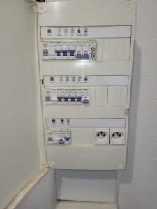 Photo de galerie - Pose et dépannage sur tableau électrique 