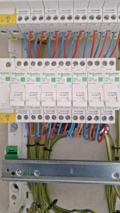 Photo de galerie - Suite de l'installation du tableau de répartition 
