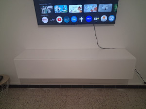 Photo de galerie - Meuble tv suspendu au mur