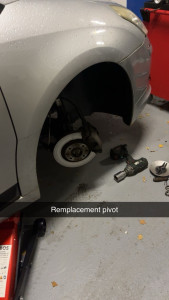 Photo de galerie - Remplacement moyeu pivot avant 