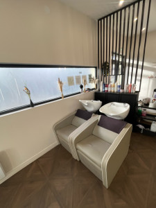 Photo de galerie - Installation bac à cheveux 