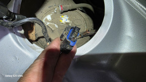 Photo de galerie - Défaillance du connecteur de la pompe jauge.