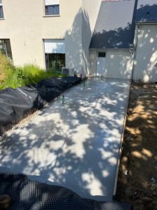 Photo de galerie - Coulage d’une dalle pour un future pergola