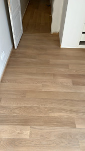 Photo de galerie - Pose d’un parquet en bois, massif collé Chantier, réalisé sur Paris 