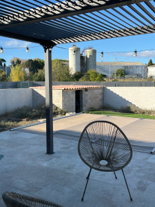 Photo de galerie - J’ai carrelé mit la pergola et monter le petit cabanon 
