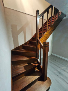 Photo de galerie - Escalier avant la mise en peinture ?