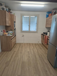 Photo de galerie - La cuisine a enfin un sol qui la met en valeur. 