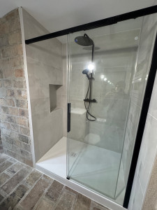Photo de galerie - Réalisation d’une salle de bain, complète plomberie Carrelage avec tous ces équipements