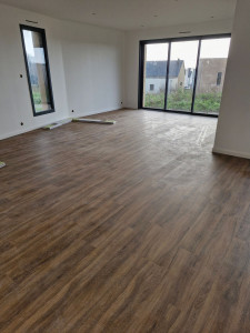 Photo de galerie - Pose de parquet pvc dans une maison neuve