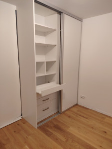 Photo de galerie - Mini dressing sur mesure.