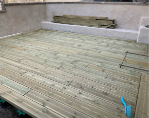 Photo de galerie - Pose de terrasse en bois sur plots