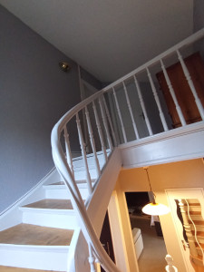 Photo de galerie - Peinture mur gris
peinture plafond blanc mat
peinture escalier blanc satin glycérol .
