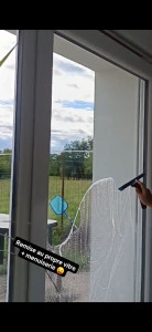 Photo de galerie - Lavage de vitres de toute une maison complète.  Fait professionnellement avec matériel spécial. 