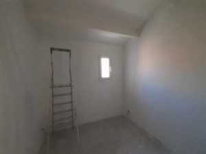 Photo de galerie - Préparation chambre mur placo enduit ponçage peinture