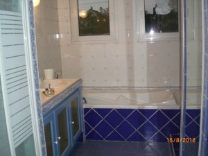 Photo de galerie - tranformation de salle de bain en cuisine