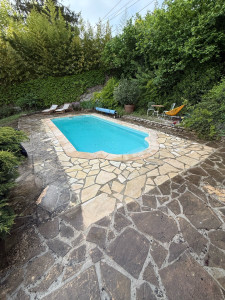 Photo de galerie - Entretien du bassin et le contour de la piscine uniquement 