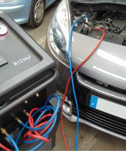 Photo de galerie - Station de recharge climatisation 1234yf Garage, à partir des véhicules 2013