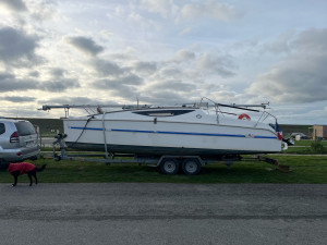 Photo de galerie - Transport de bateau sur remorque