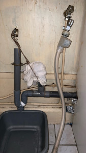 Photo de galerie - (AVANT) Évacuation cassée 