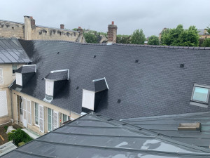 Photo de galerie - Couverture ardoise avec lucarne 