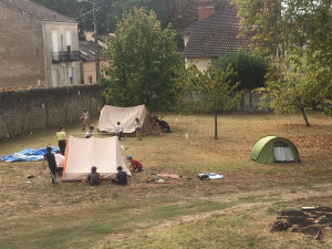 Photo de galerie - Montage de tente - scout