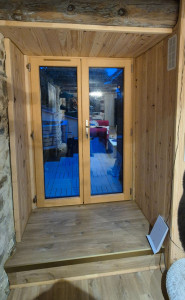 Photo de galerie - Habillage lambris encadrement de porte-fenêtre