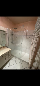 Photo de galerie - Démontage baignoire-installation réservoir de douche, 