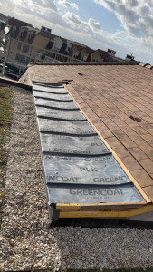 Photo de galerie - Toit en tuiles spettro e plx gris