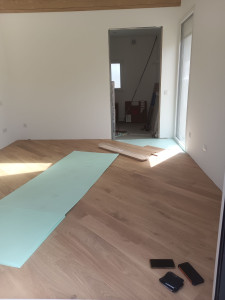 Photo de galerie - Pose de parquet en diagonale correspondent au souhait du client 