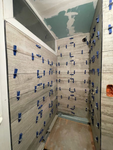 Photo de galerie - Pose de la faïence 