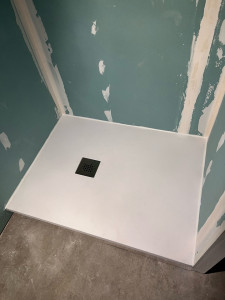 Photo de galerie - Pose de bac à douche sure pied 