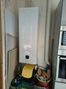 Photo de galerie - Dépose et pose d'un chauffe eau 