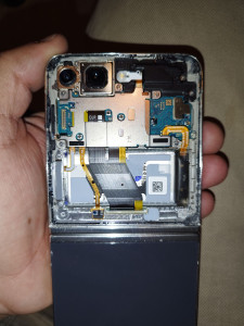 Photo de galerie - Changement d'écran Samsung Galaxy z flip 5