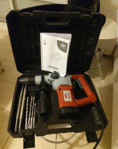 Photo de galerie - Location percuteur perforateur burineur 
9€ la journée 
caution 50 € en espèces 
