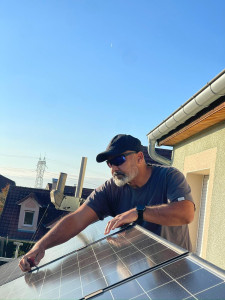 Photo de galerie - Montage de panneau solaire plog un play inférieur à 3 kilowatt 