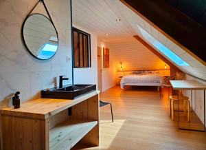 Photo de galerie - Pose de parquet stratifié
Pose de verrière
Réalisation de meuble vasque