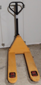 Photo de galerie - Transpalette , charge de 2 tonnes max