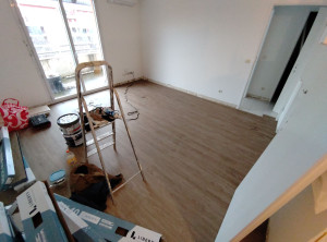 Photo de galerie - Pose d'un parquet en cours