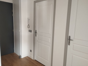 Photo de galerie - Rénovation peinture murs, plafond, plinthes, portes et encadrements 