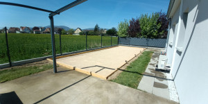 Photo de galerie - Clôture plus piste de pétanque