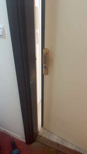 Photo de galerie - Porte verrouiller à double tour avec ouverture propre sans dégâts 