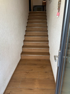 Photo de galerie - Pose carrelage escalier 