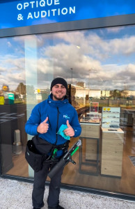 Photo de galerie - Nettoyeur de vitres